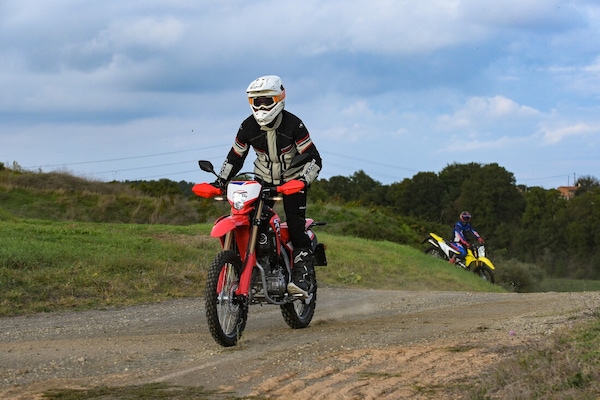 Honda CRF300L: le foto della comparativa dual