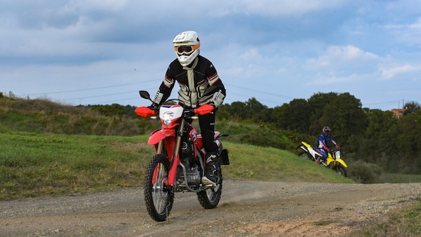 Honda CRF300L: le foto della comparativa dual