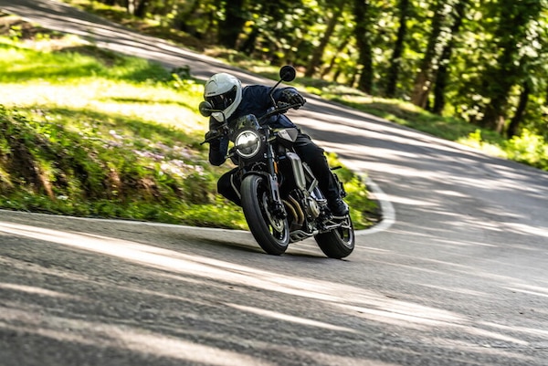 Husqvarna Svartpilen 801 L: le opinioni di InMoto "fuori dai denti"