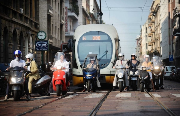 Le due ruote sono fondamentali per la mobilità urbana... la sicurezza un po' meno