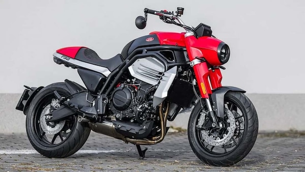 Dal motore due tempi al TFT:  la nuova vita di Jawa