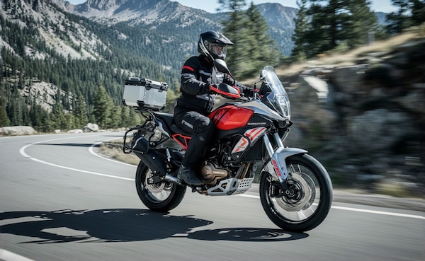 QJ Motor in promozione con la SRT 600 SX: ora il prezzo è da discount!