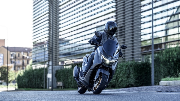 Yamaha, arrriva l'NMAX 155 Tech MAX: scooter sportivo con dotazione premium
