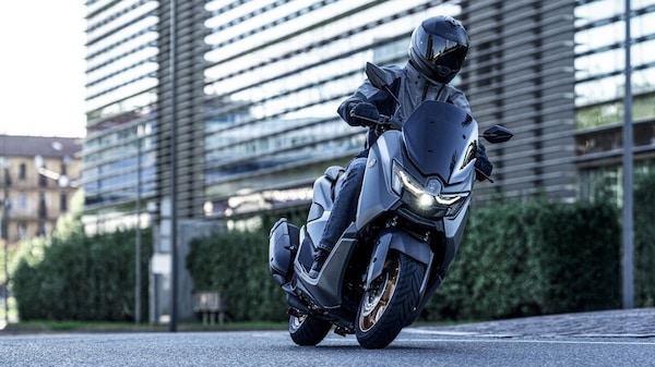 Yamaha, arrriva l'NMAX 155 Tech MAX: scooter sportivo con dotazione premium