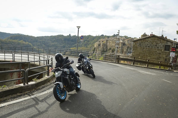 Yamaha, MT-09 e Tracer 9 GT con cambio Y-AMT: una nuova idea alla prova dei fatti