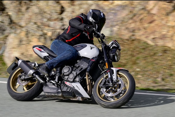 Triumph Open Weekend: la nuova Trident 800 in prova insieme alle proposte 2026