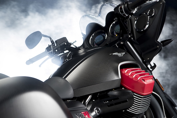 Moto Guzzi MGX-21: le foto