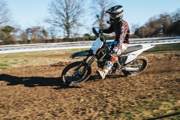 Test Triumph TF 250-E Special Edition: agonismo senza compromessi