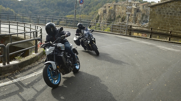 Yamaha, MT-09 e Tracer 9 GT con cambio Y-AMT: una nuova idea alla prova dei fatti