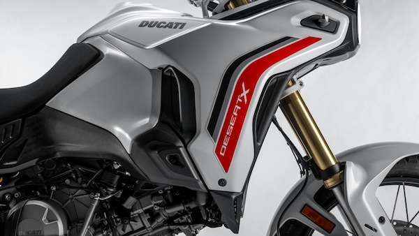 Nuova Ducati DesertX: le foto