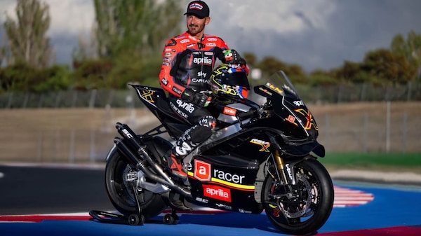 Senza fari e targa: le moto "di serie" più racing di sempre