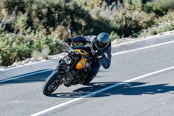 Triumph Trident 660 2026: LE FOTO DELLA PROVA