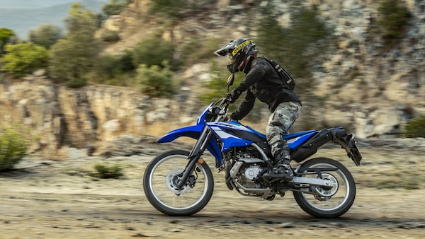 Yamaha, la WR125R debutta in concessionaria: ecco il prezzo