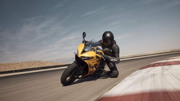Triumph Daytona 660 2026: più sportiva che mai tra tecnica, stile. Le foto