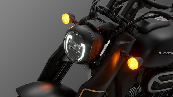 QJMOTOR, arriva la nuova SRV 400 VS: cruiser compatta pronta a farsi notare