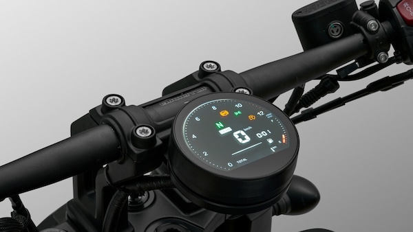 QJMOTOR SRV 400 VS: le foto della novità nel segmento delle cruiser di media cilindrata