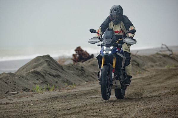 Test BMW F 450 GS: le foto della PROVA