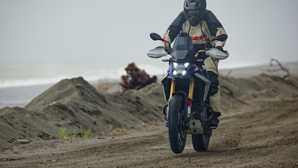 Test BMW F 450 GS: le foto della PROVA