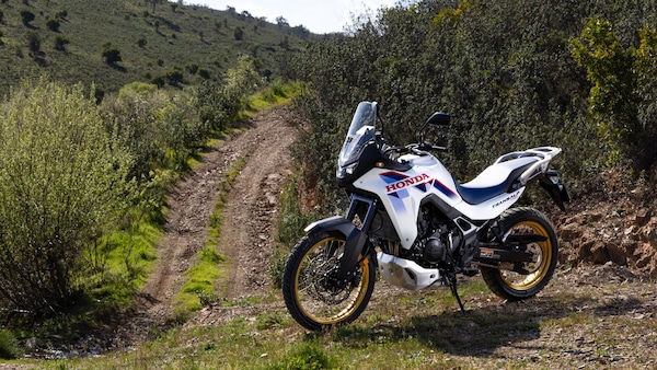 Honda Transalp e CB750 Hornet E-Clutch 2026: la gallery del test