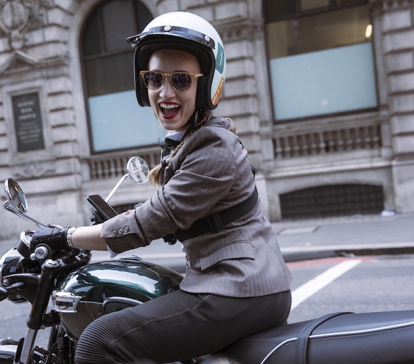 Triumph celebra i 15 anni del Distinguished Gentleman’s Ride con una moto esclusiva