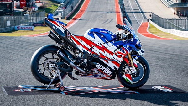 Aprilia X 250TH, serie limitata da 240 CV: arrivano i freni in carbonio da MotoGP