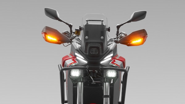 Nuova QJMotor SRT 450 RX: le FOTO