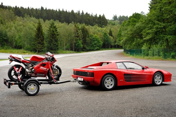 Perché Ducati e Ferrari sono rosse? Storia e tradizione del "Rosso Corsa"