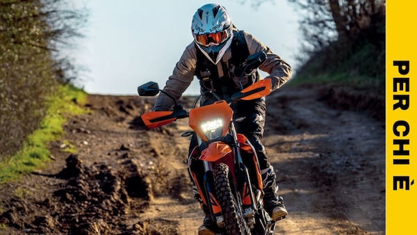KTM 690 Enduro R un unicum nel segmento Dual: per chi è (e per chi non è)?