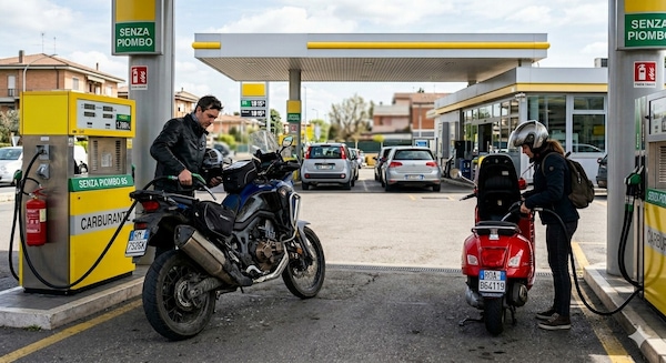 Caro caburanti, il prezzo del petrolio scende, quello della benzina no