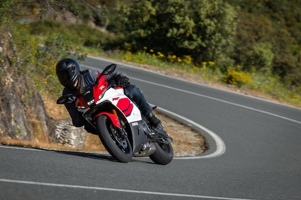 Test Yamaha R7 2026, le foto della prova