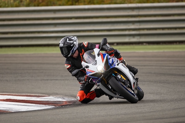 Suzuki GSX-R1000R 2026, le foto della prova