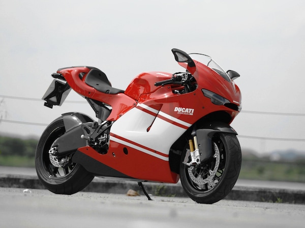 La Ducati Desmosedici RR compie 20 anni ed è sempre più bella
