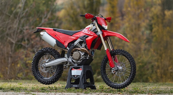 Ducati Desmo450 EDS: l’enduro secondo Borgo Panigale a giugno in vetrina