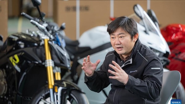 Moto nuova con una crepa dopo un giorno: Zhang Xue (ZXMoto) licenzia il controllo qualità in diretta