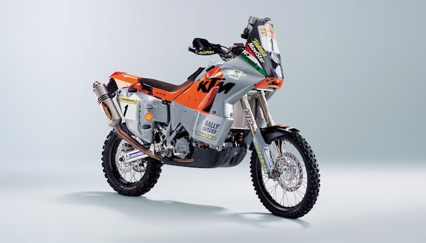 Dalla Dakar alla leggenda: storia breve della KTM Adventure LC8