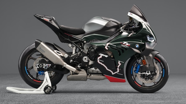 BMW celebra il TT: nasce la M 1000 RR Isle of Man Limited Edition