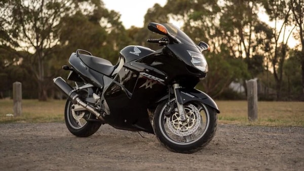 Honda CBR 1100 XX Super Black Bird, 30 anni a 300 km/h