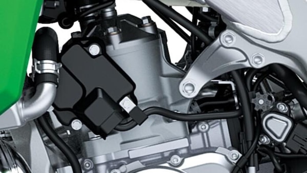 Kawasaki KX327: il ritorno alla grande del 2 tempi e... che sfida  con la KTM 300 SX!