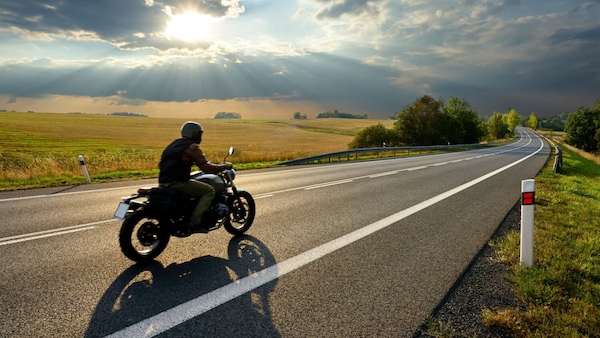 Caldo opprimente? 5 consigli per affrontare i viaggi in moto in tutta sicurezza