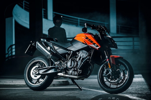 KTM 790 Duke 2027: più cattiva, più leggera e ancora più divertente