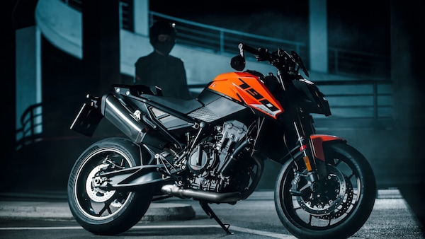 KTM 790 Duke 2027: più cattiva, più leggera e ancora più divertente