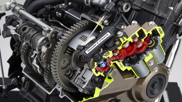 Honda E-Clutch: come si è evoluta la frizione elettronica