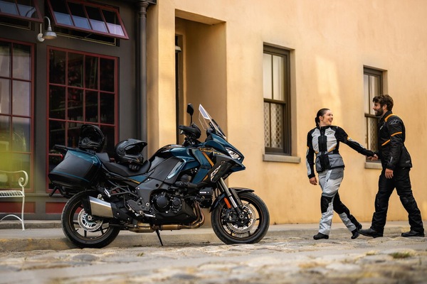 Vacanze in moto senza spendere una fortuna: 5 dritte che funzionano davvero