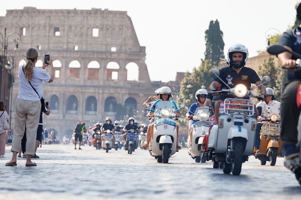 Vespa ottant'anni dopo: solo lei continua a fare una cosa che nessun'altra riesce a fare