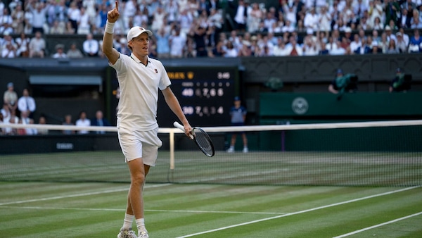 Sinner e i "guai" con la patente moto: quattro bocciature, ma col tennis va meglio