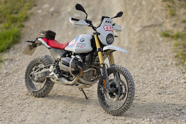 BMW trasforma la R 12 G/S in una vera moto da rally: ecco la Competition Bike