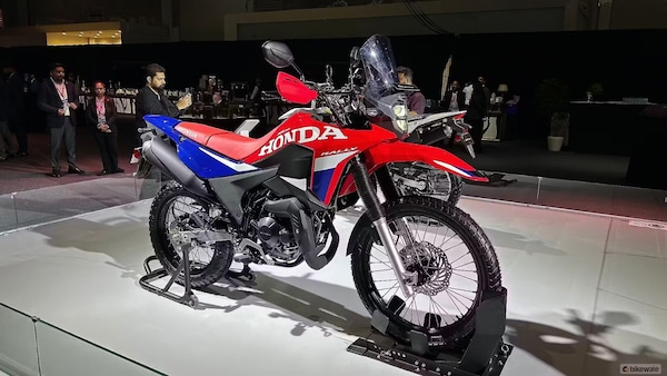 Questa nuova Honda ha l'estetica della futura CRF 300 Rally?