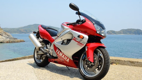 Prima della R1 c'era la Thunderace: il ponte con la FZR