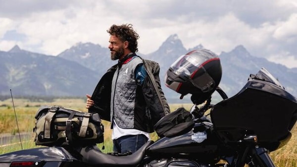 Piagnistei sul caldo: in moto si va con jet, gilet e Appennino sotto le ruote