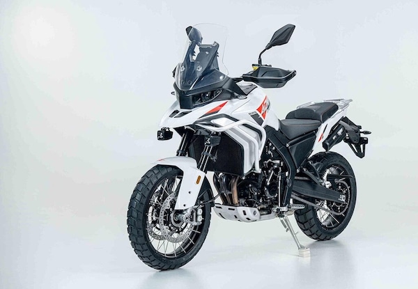 ZXMoto 820X, la nuova adventure cinese prende forma